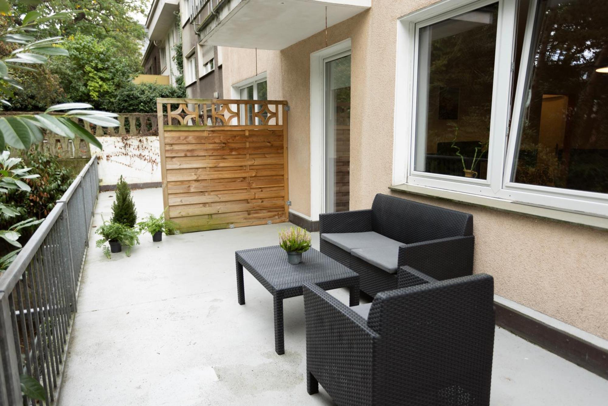 Central Apartment With Terrace And A Free Parking Duisburg Buitenkant foto