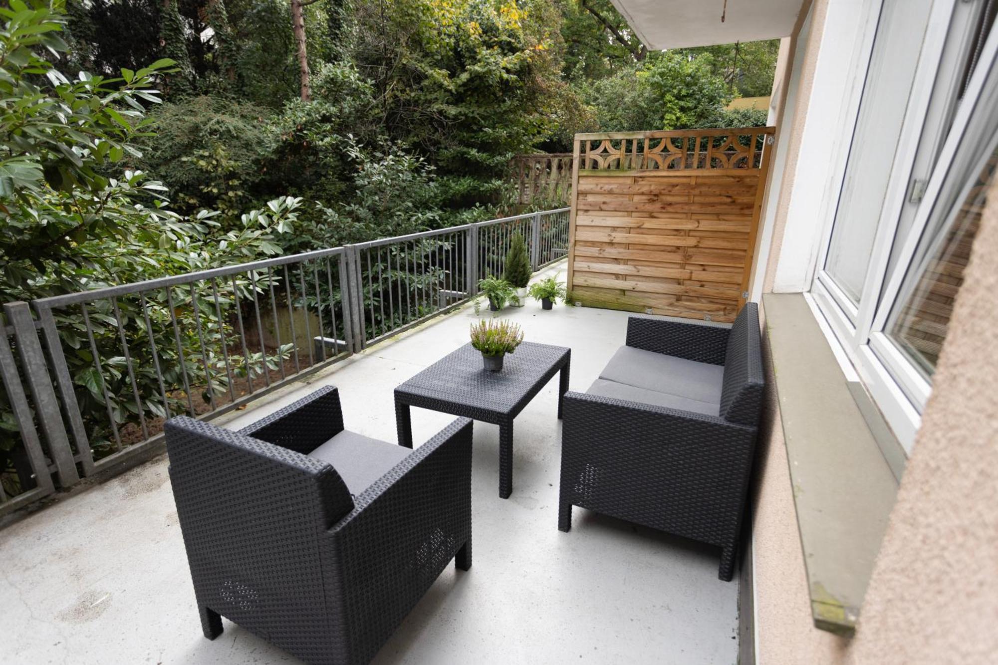 Central Apartment With Terrace And A Free Parking Duisburg Buitenkant foto